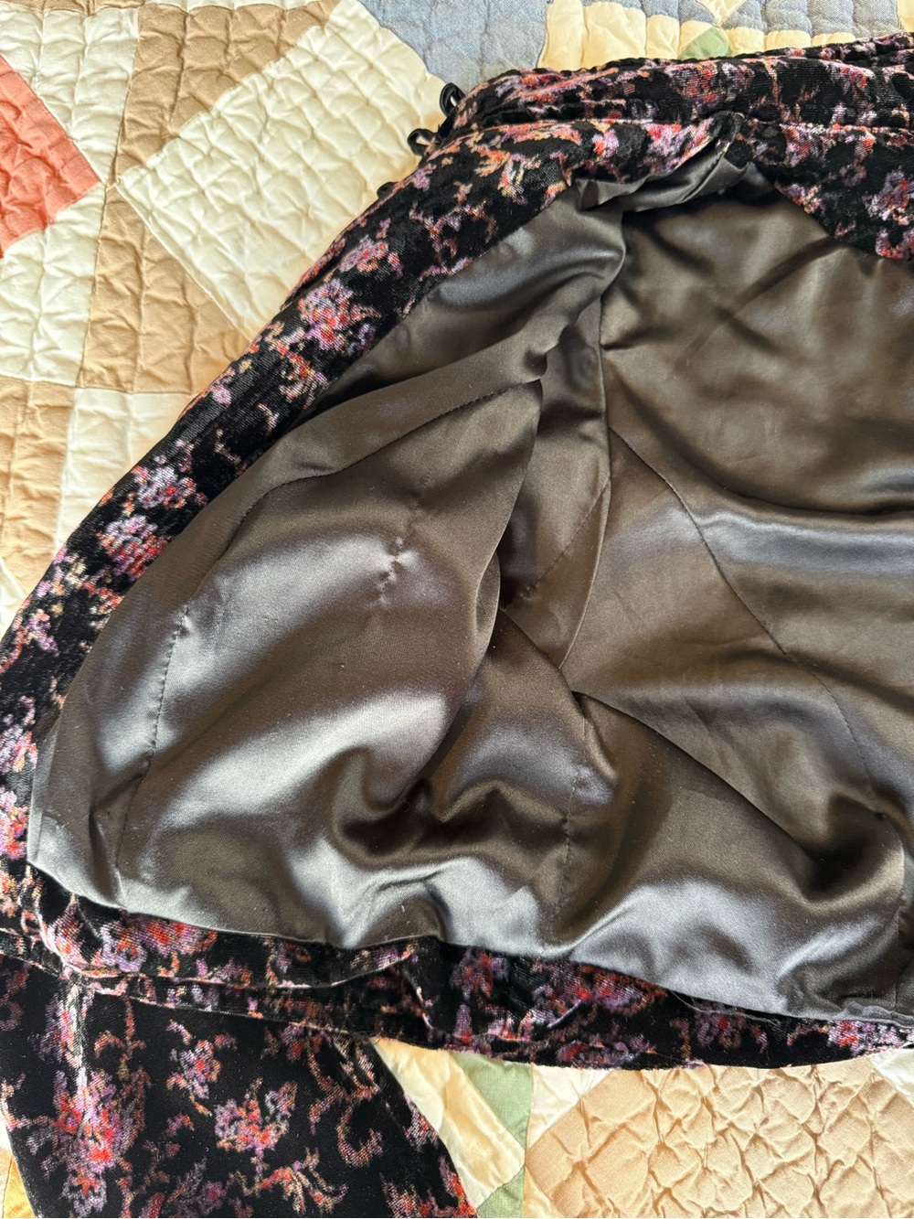 Free People Velvet Floral Button-Front Cropped Jacket - size 8 - Picture 6 of 6